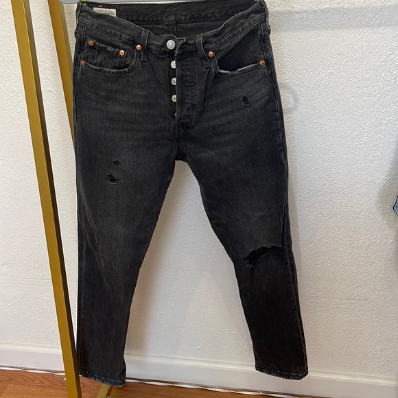 EUC black Levi’s 501 skinny jeans size 28 - Picture 2 of 6